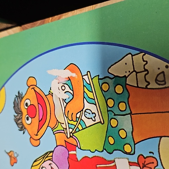 Sesame Street paper doll Golden book - Picture 6 of 14